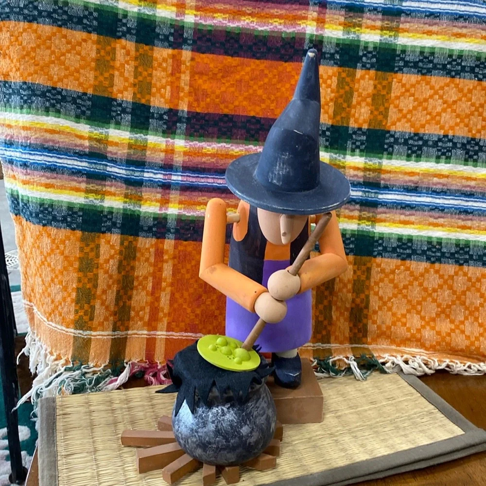 Witches Potion wood statue